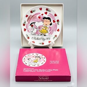 Peanuts 1975 Mother's Day Limited Edition Plate ("Fourth in a Series") by Schmid